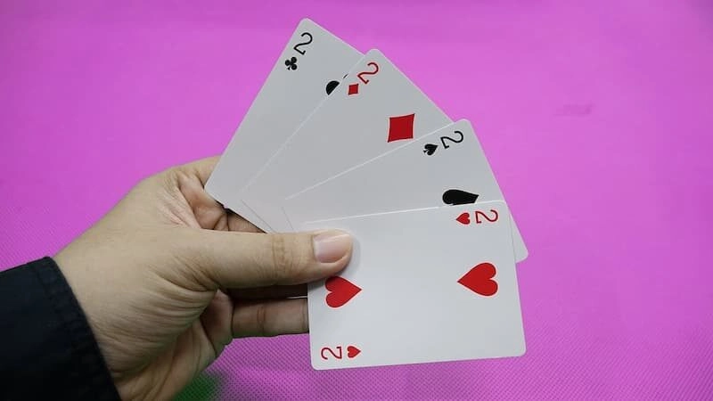 cái gì chặt được tứ quý?